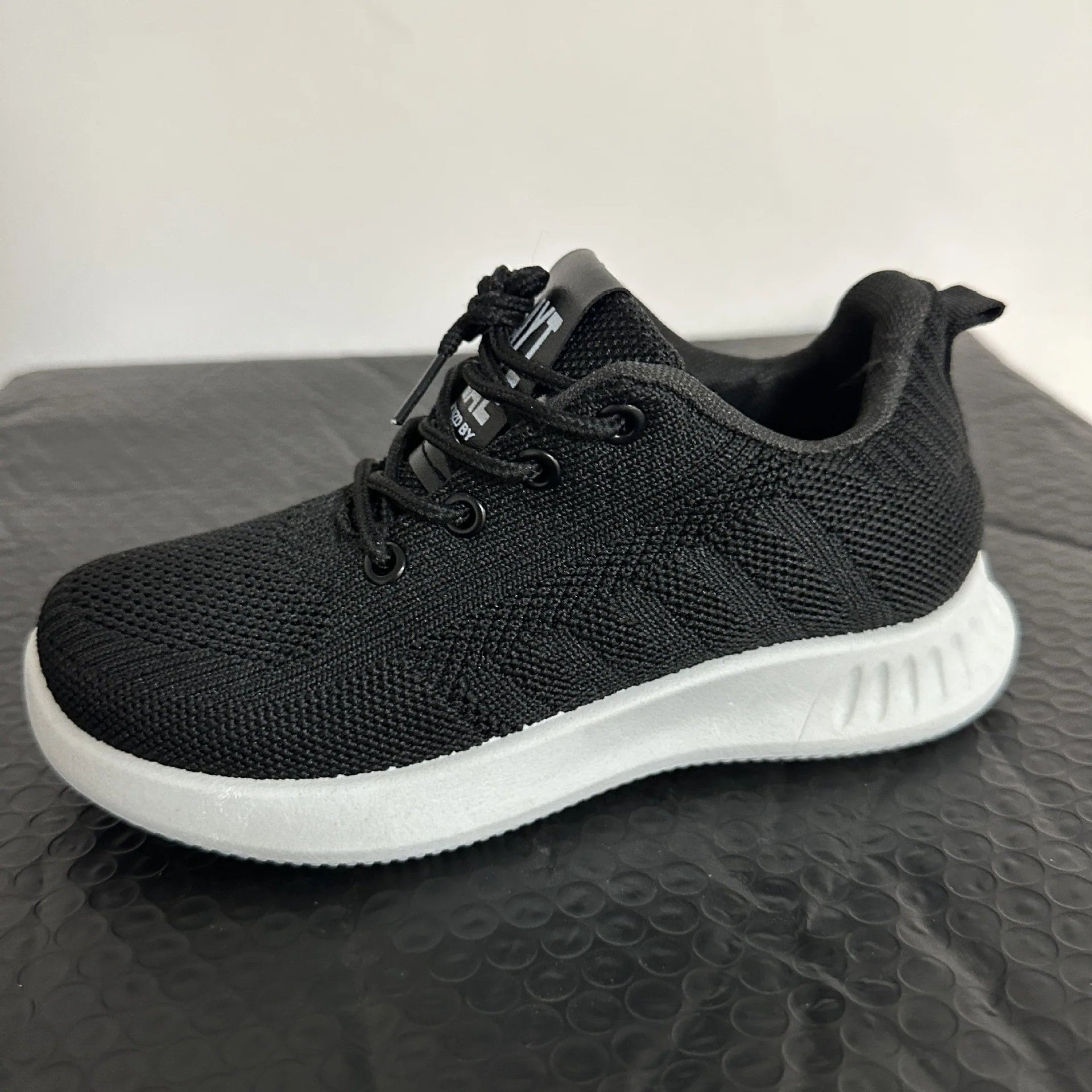 Soft soled walking shoes for boys and girls aged 1-8, breathable sports shoes for boys and girls, baby socks, shoes for foreign 2