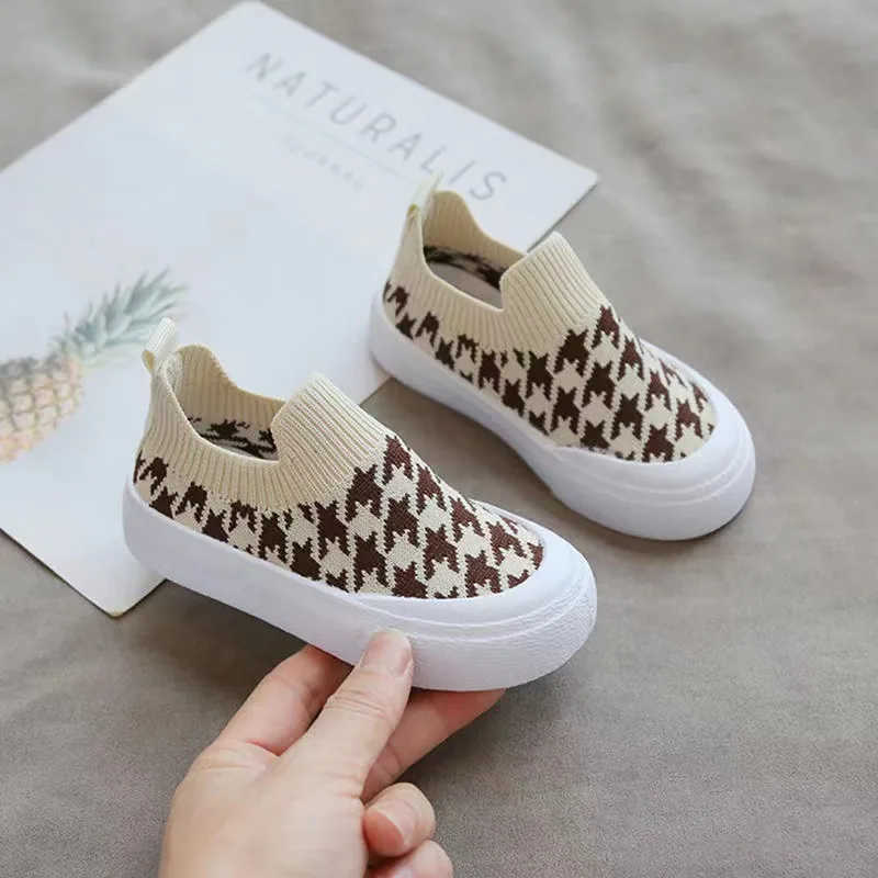 2022 early autumn new children's shoes wholesale, trendy and versatile, breathable, flying woven casual children's shoes for mid 2
