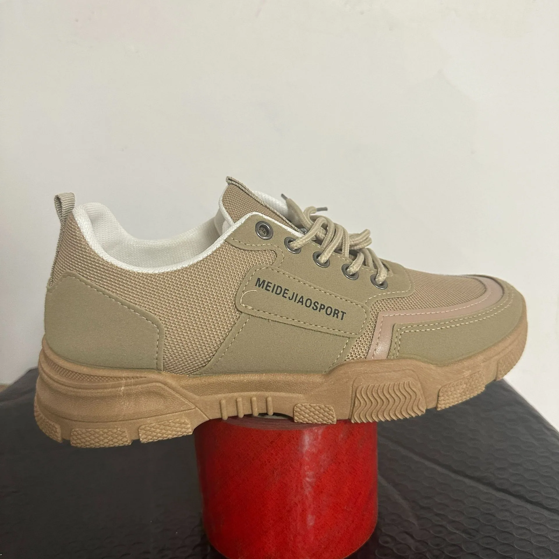 New Thick soled Spring and Autumn Trendy Men's Shoes Lightweight Soft soled Anti slip Sports Men's Shoes Outdoor Work Shoes M