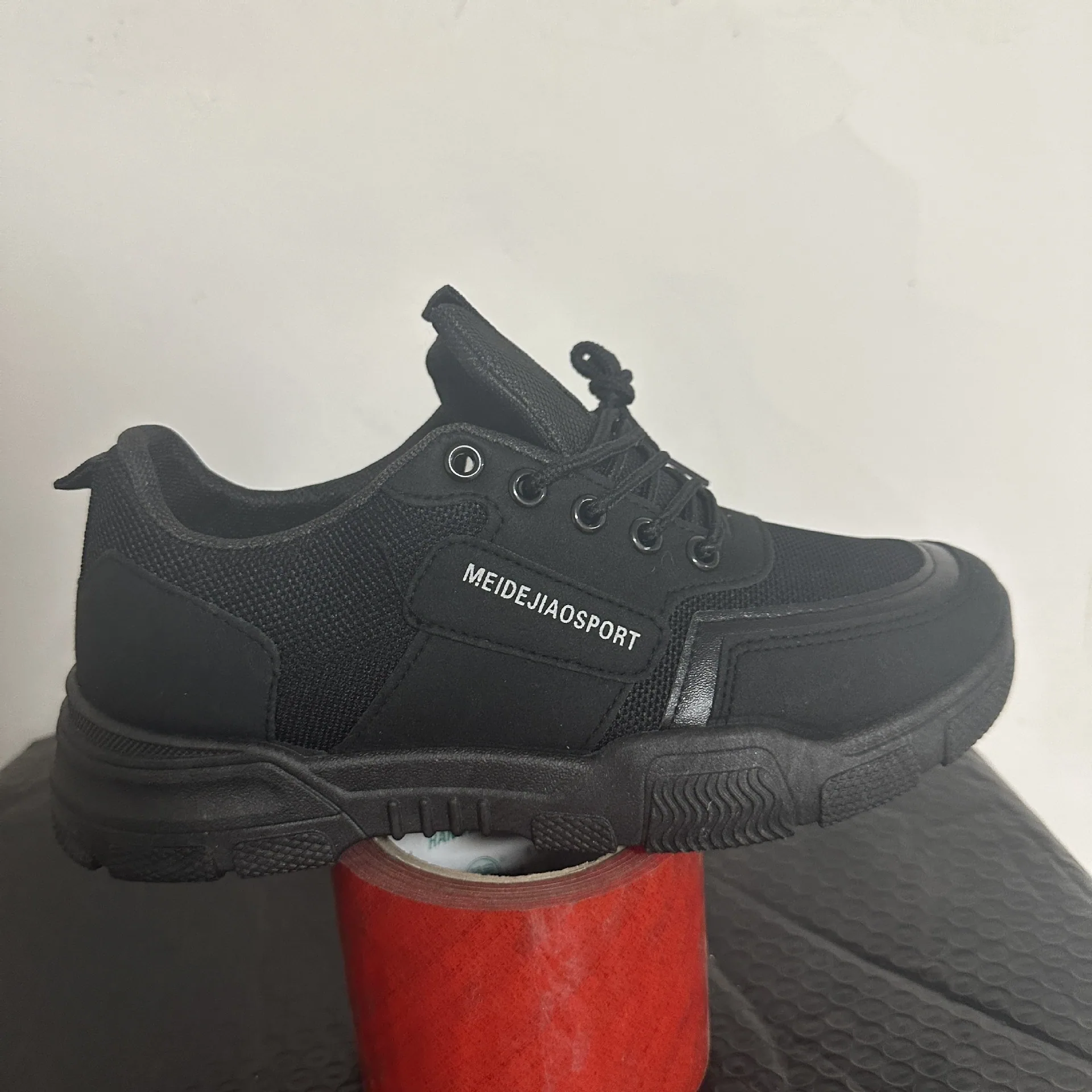 New Thick soled Spring and Autumn Trendy Men's Shoes Lightweight Soft soled Anti slip Sports Men's Shoes Outdoor Work Shoes Moun 2