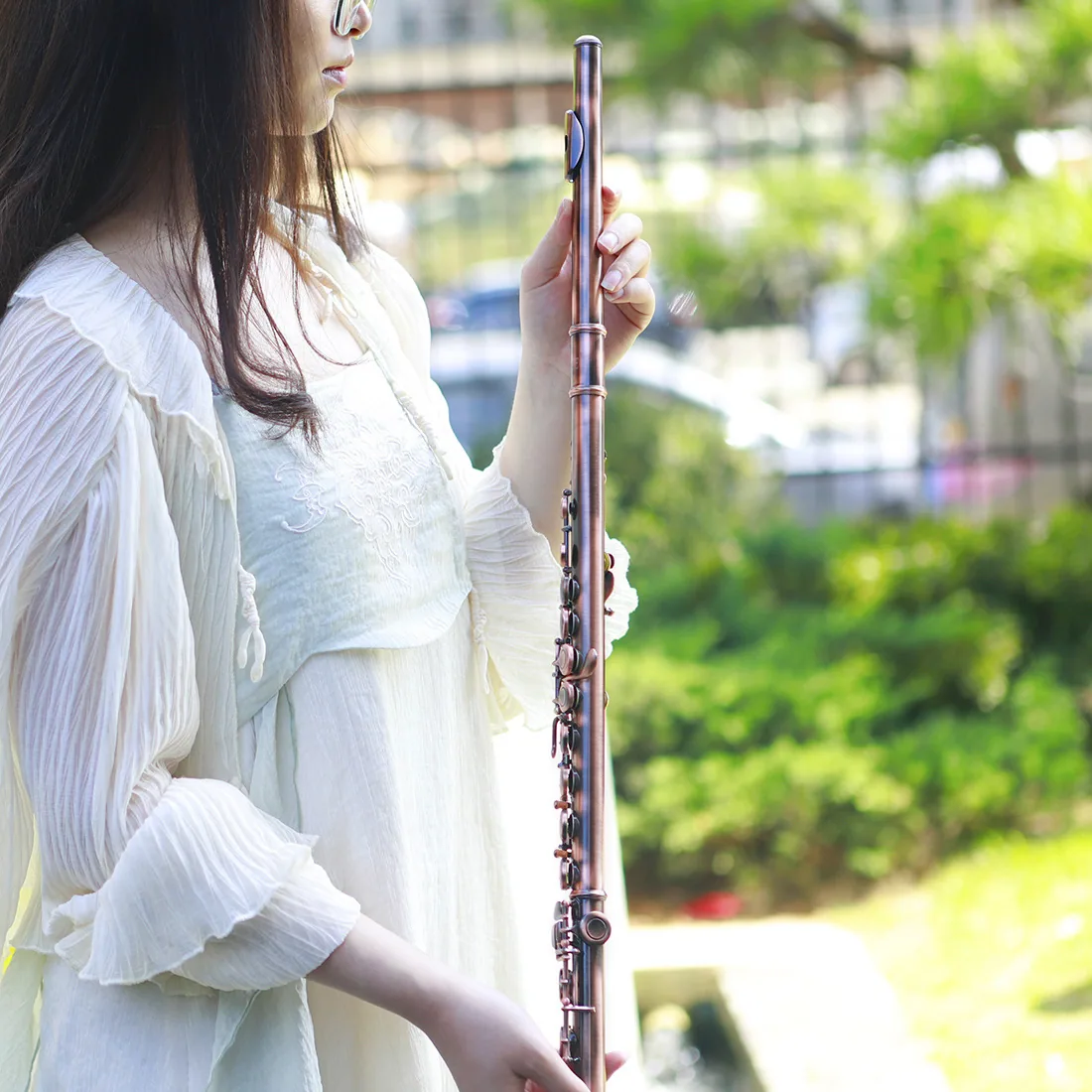 16 hole flute with C/C key and E key, arranged in a red antique style flute, for beginners to play in a band and for grading pur 19