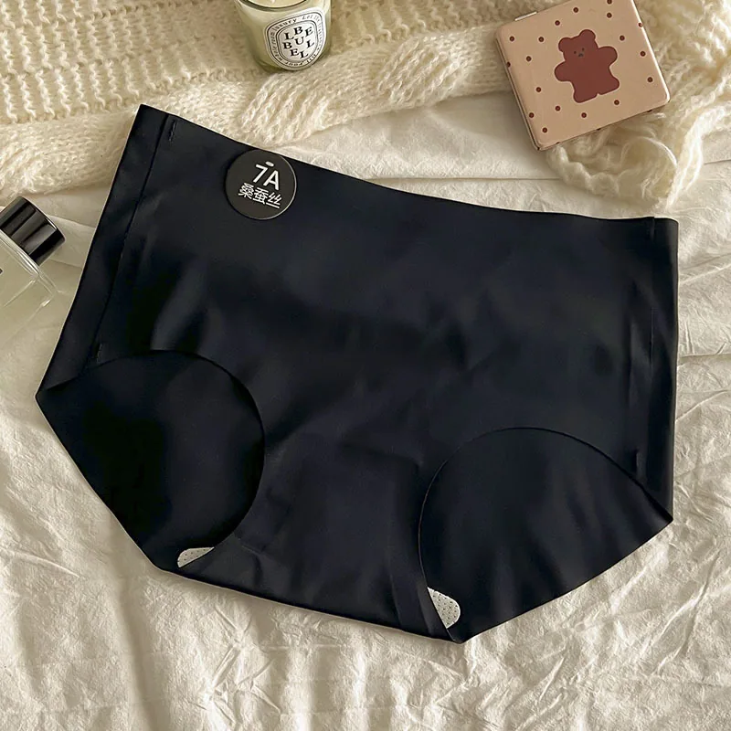 7A mulberry silk crotch Japanese style close fitting skin friendly seamless underwear for women, mid waist girls, student triang 2