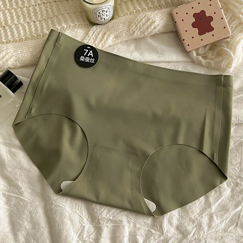 7A mulberry silk crotch Japanese style close fitting skin friendly seamless underwear for women, mid waist girls, student triang 6