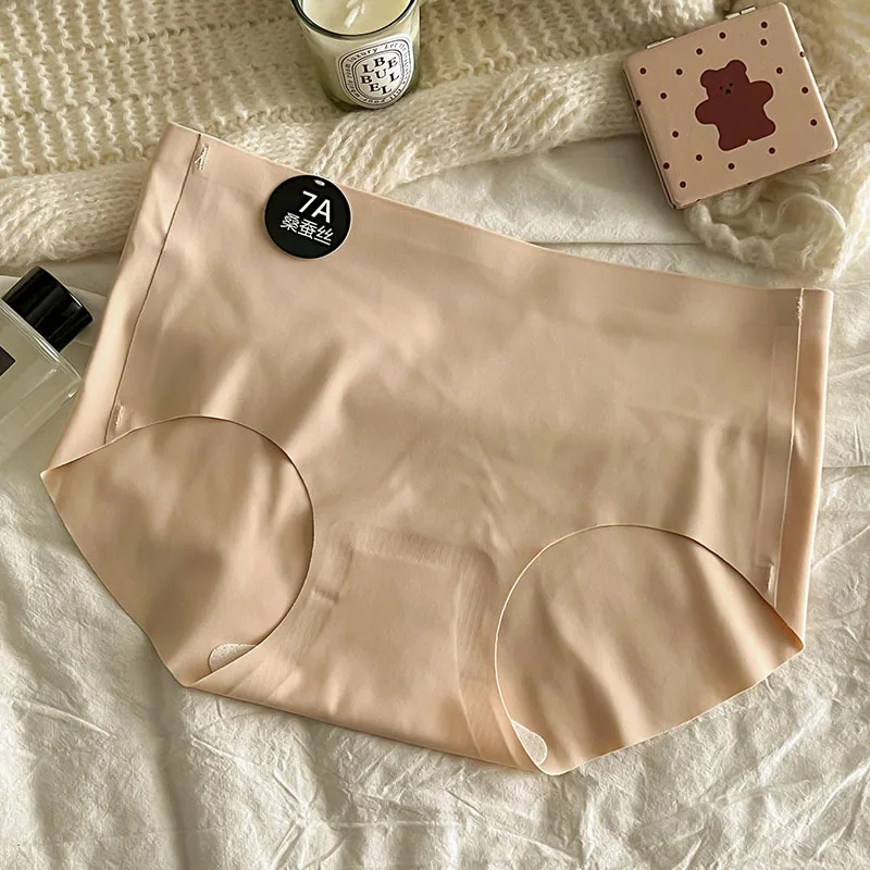 7A mulberry silk crotch Japanese style close fitting skin friendly seamless underwear for women, mid waist girls, student triang 3