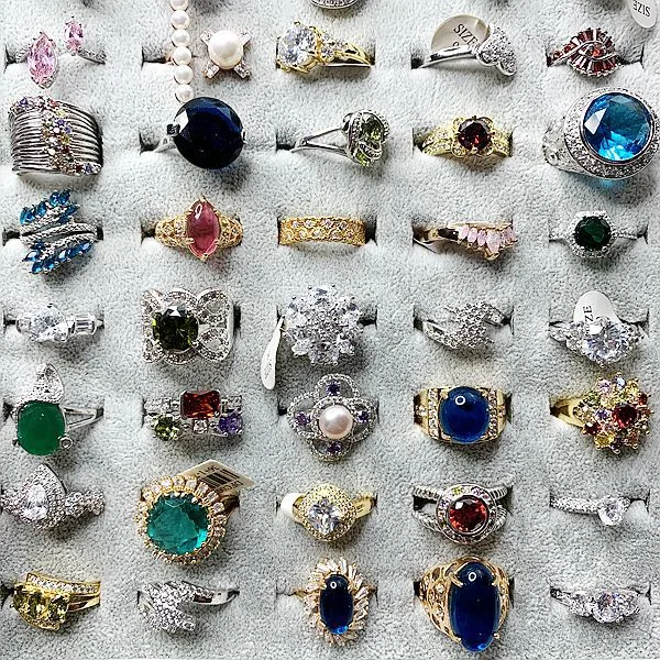 Heißer Verkauf europäischer und amerikanischer Schmuck, übertriebene Mode, Mikro-Intarsien-Edelsteinring, Retro-Luxus, bunter Zirkonring 20