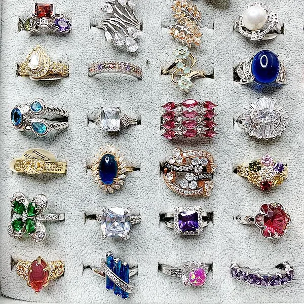 Heißer Verkauf europäischer und amerikanischer Schmuck, übertriebene Mode, Mikro-Intarsien-Edelsteinring, Retro-Luxus, bunter Zirkonring 17