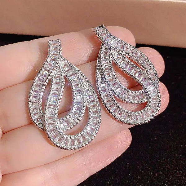 ہیوی انڈسٹری سپر فلیش لگژری ماحول مکمل Zirconia گھنے Zirconia بالیاں یورپی اور امریکی مبالغہ آمیز اعلی آخر سابق 12