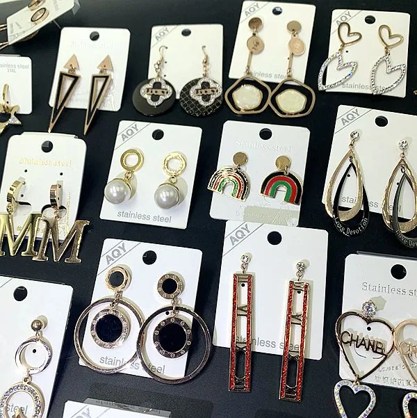 Titanium steel non fading furnace gold long earrings earrings earrings Korean version rose gold black stainless steel shell earr 20