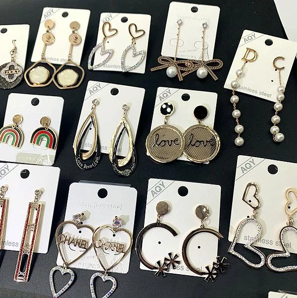 Titanium steel non fading furnace gold long earrings earrings earrings Korean version rose gold black stainless steel shell earr 30