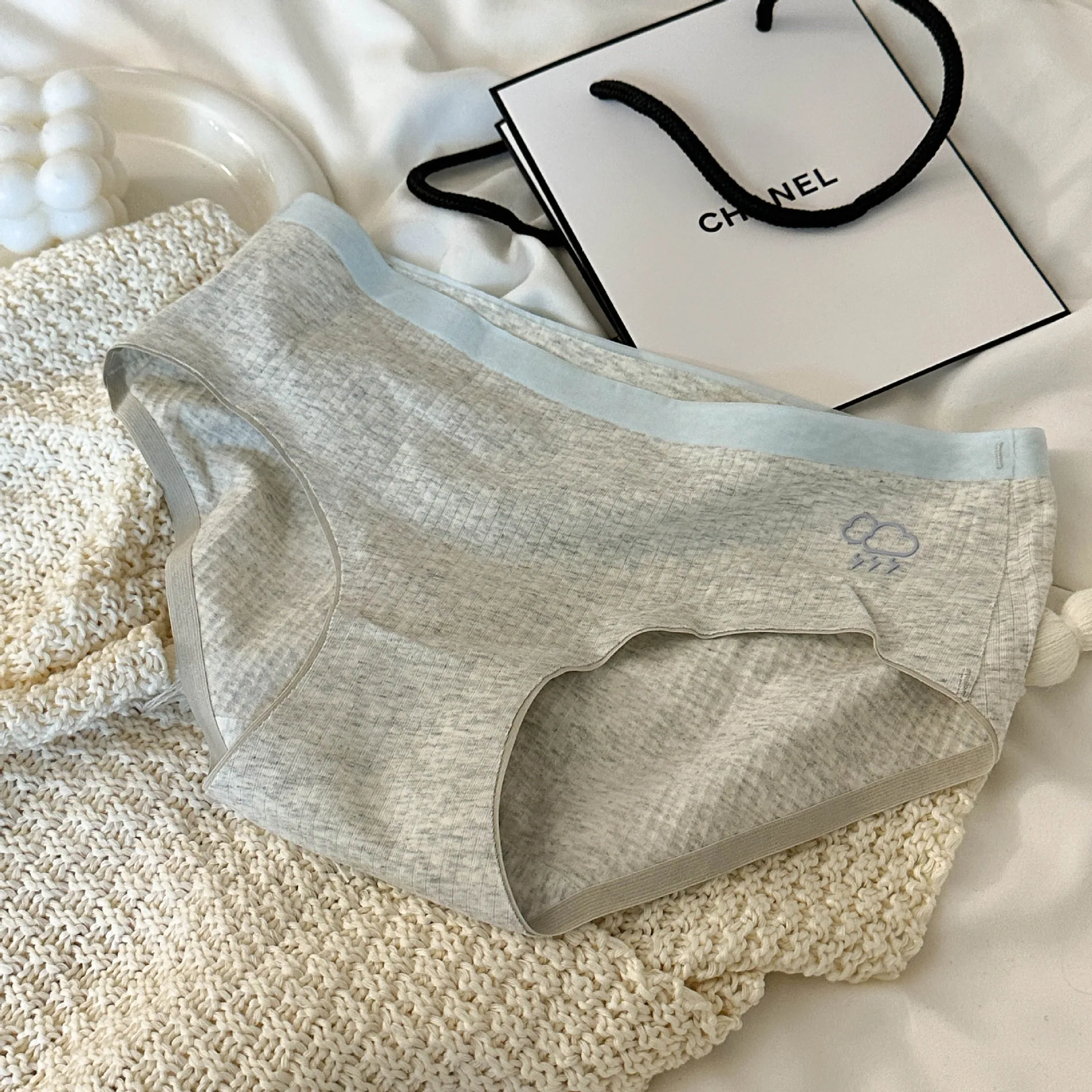 Skin friendly girl~Women's breathable and comfortable pure cotton underwear, women's pure cotton bottom crotch triangle pants