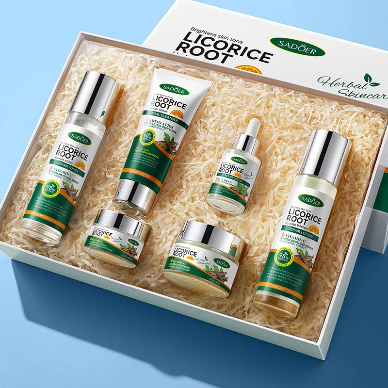 SADOER Licorice VC Whitening Six Piece Set Plant Extract Ingredients Texture Close up Moisturizing Skincare Effect Display