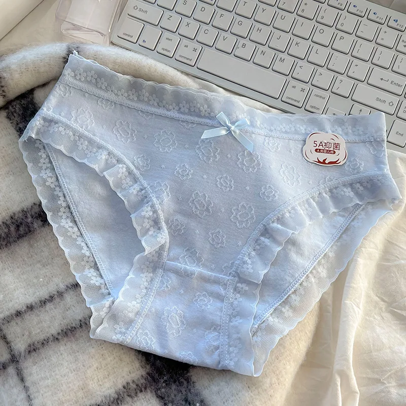 Cloud based Japanese underwear for women, pure cotton for girls, low waist, comfortable and breathable pure cotton triangle pant 2