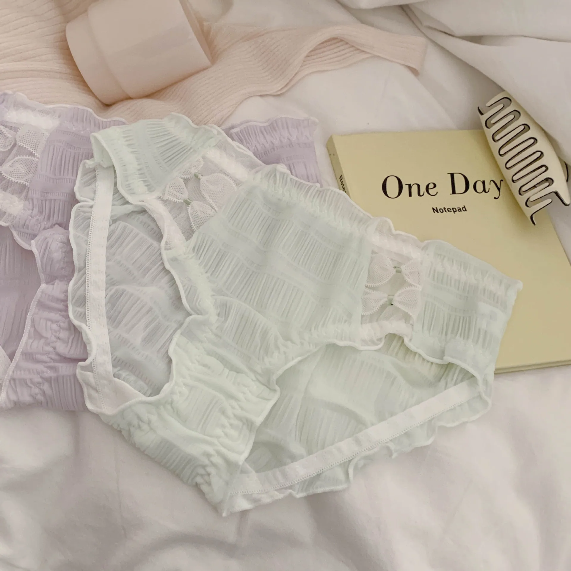 Hundred fold Bubble Mesh Japanese Underwear Women's Lace Sweet Girl Low Waist Triangle Pants Wholesale Summer Thin 2