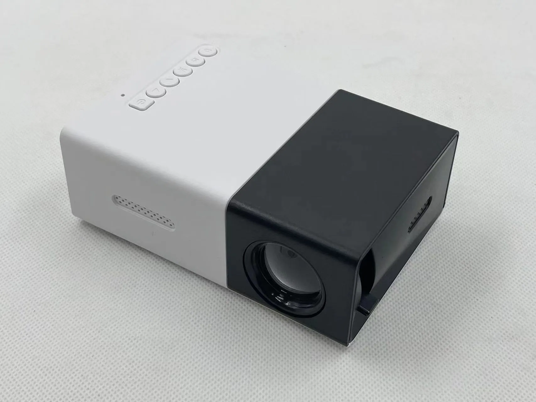 Manufacturer YG300 Mini Projector Home LED Por Small Projector HD 1080p Wholesale 3