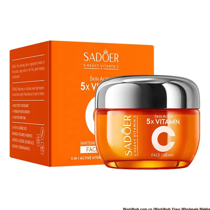 SADOER Five dimensional C face cream is opened and photographed, and the cream color and whitening and moisturizing skin care