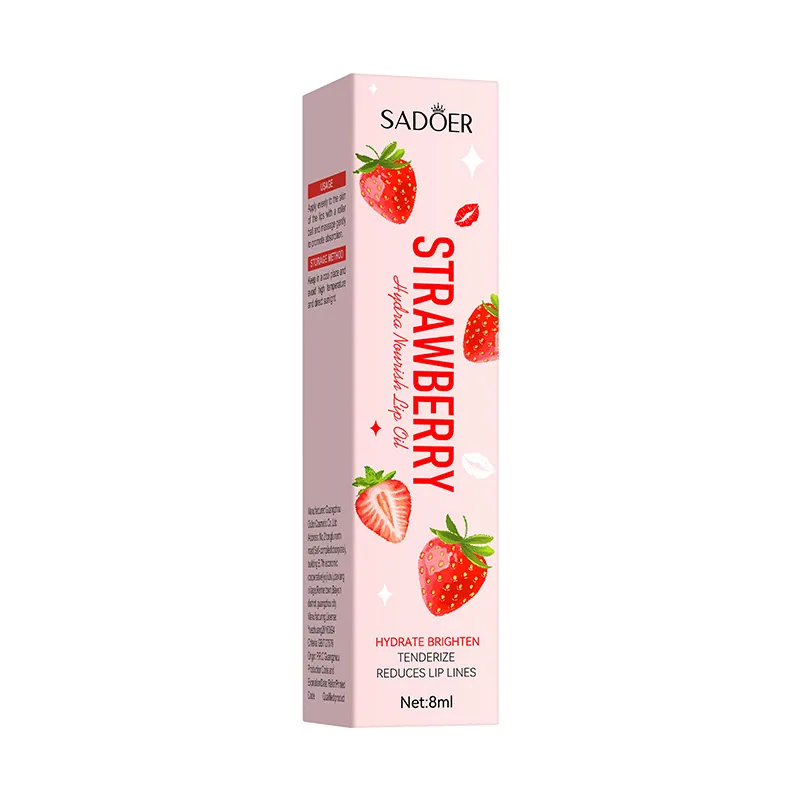 SADOER Lip Moisturizing Oil Application Scene Picture Autumn and Winter Lip Drying Care Avocado Nourishing Effect Display