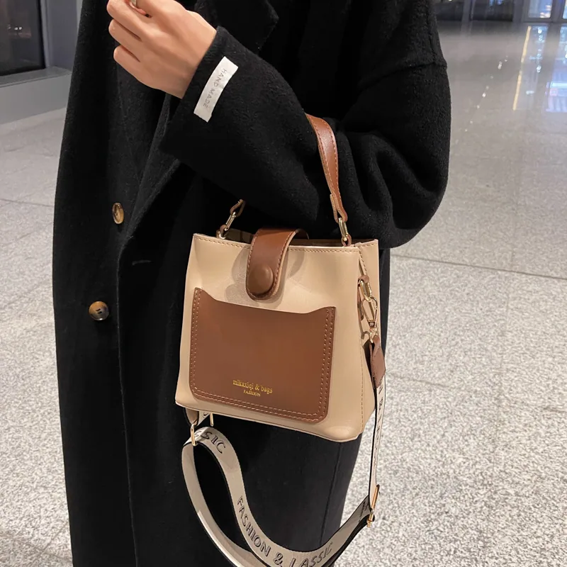Wholesale 2024 new high-end texture cute temperament denim style small volume large capacity diagonal cross bucket bag womens ba 9