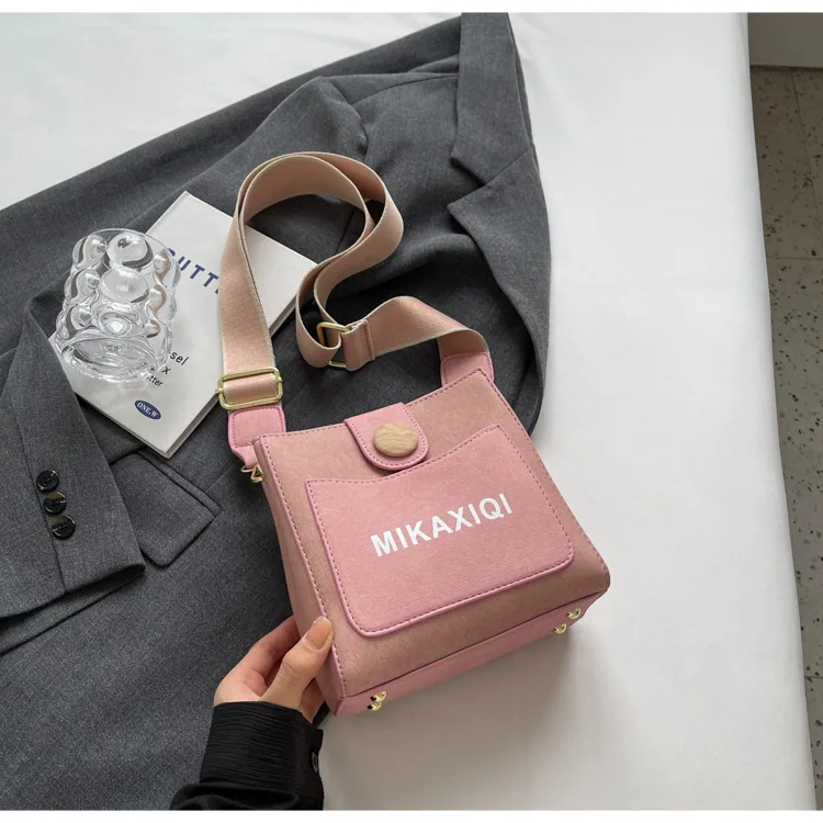 Wholesale 2024 new high-end texture cute temperament denim style small volume large capacity diagonal cross bucket bag womens ba 3