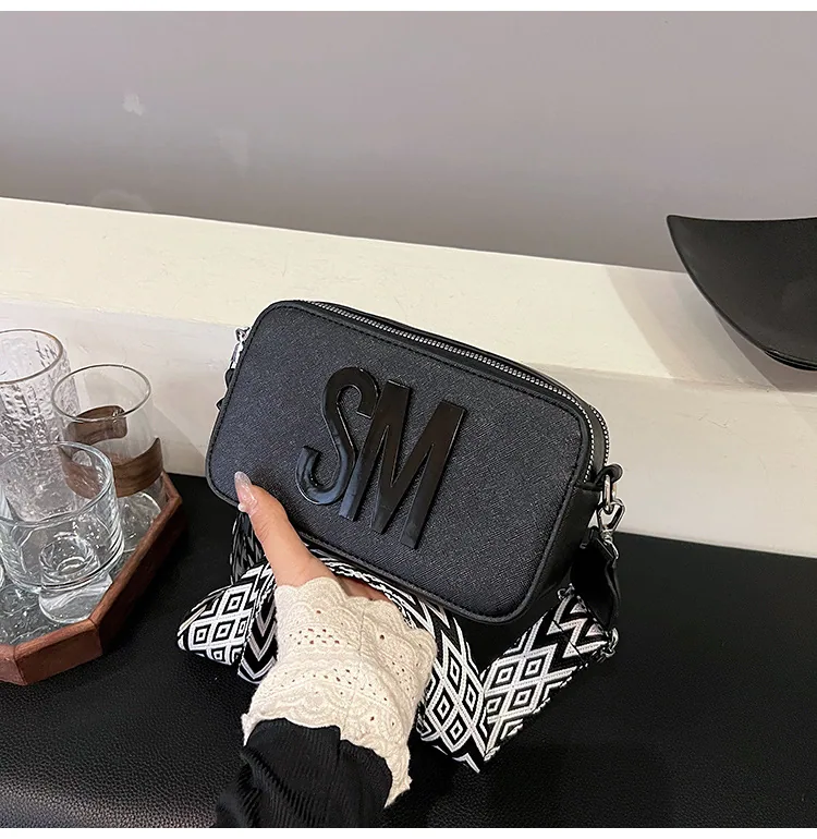2024 New Fashionable and Trendy Womens Bag, Casual and Versatile, Small Square Bag with Small Letters, Wide Shoulder Strap, Popu 3