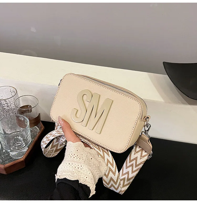 2024 New Fashionable and Trendy Womens Bag, Casual and Versatile, Small Square Bag with Small Letters, Wide Shoulder Strap, Popu 2