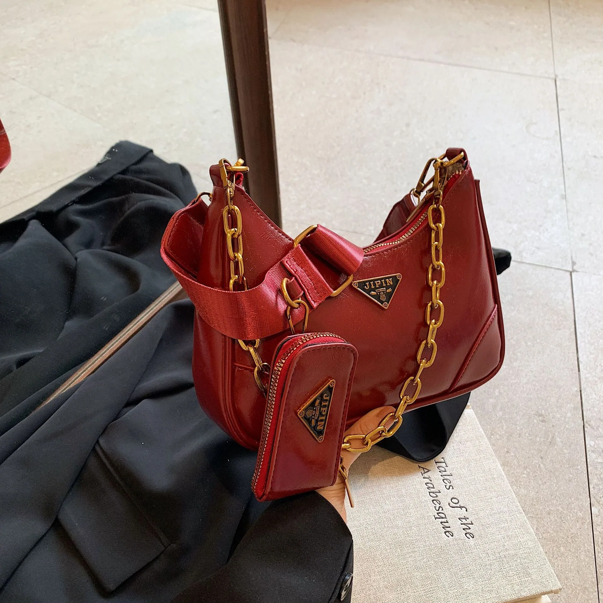 High end Western style niche design bag for women 2024 new popular and popular versatile crossbody bag, single shoulder armpit b 4