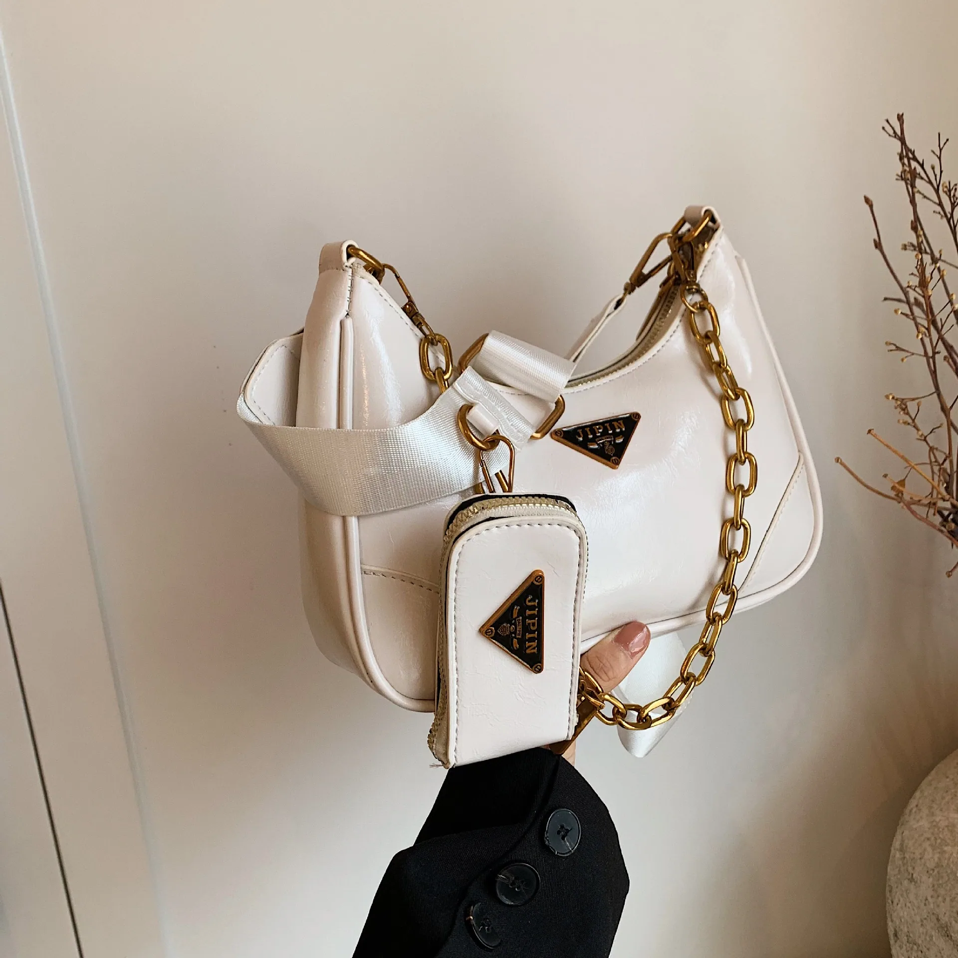 High end Western style niche design bag for women 2024 new popular and popular versatile crossbody bag, single shoulder armpit b 2