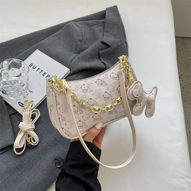 This years new handbag is popular among women, with a niche design. The crossbody bag is a fashionable and popular item with a h 2