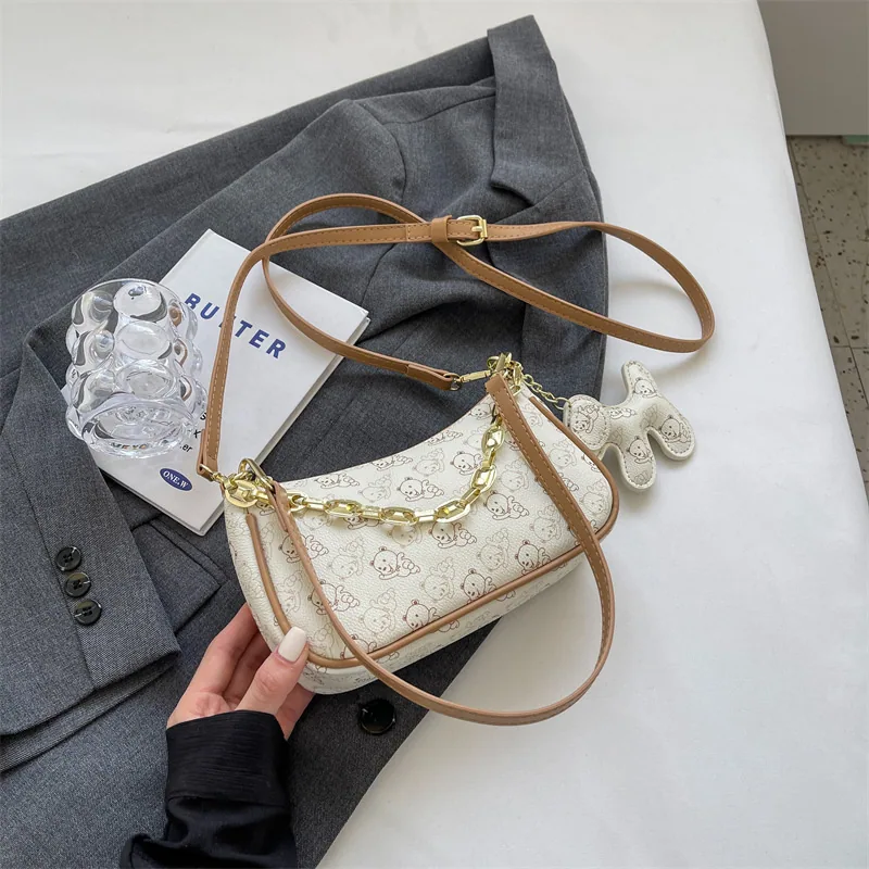 This years new handbag is popular among women, with a niche design. The crossbody bag is a fashionable and popular item with