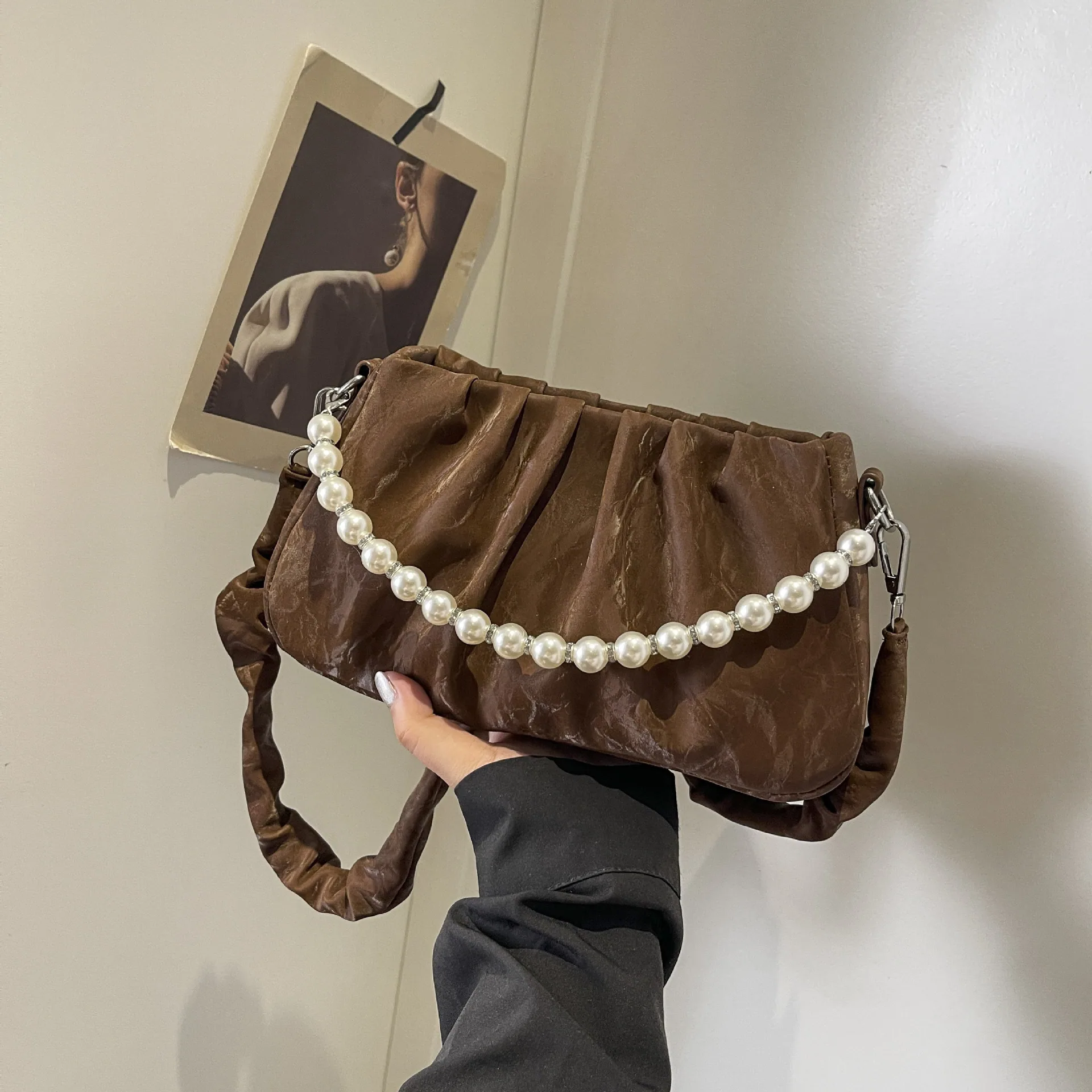 Womens Bag: Fall/Winter 2024 Fashion, Pearl Chain Bag, Pleated Bag, Armpit Bag, Premium Frosted Small Fragrance Shoulder Bag