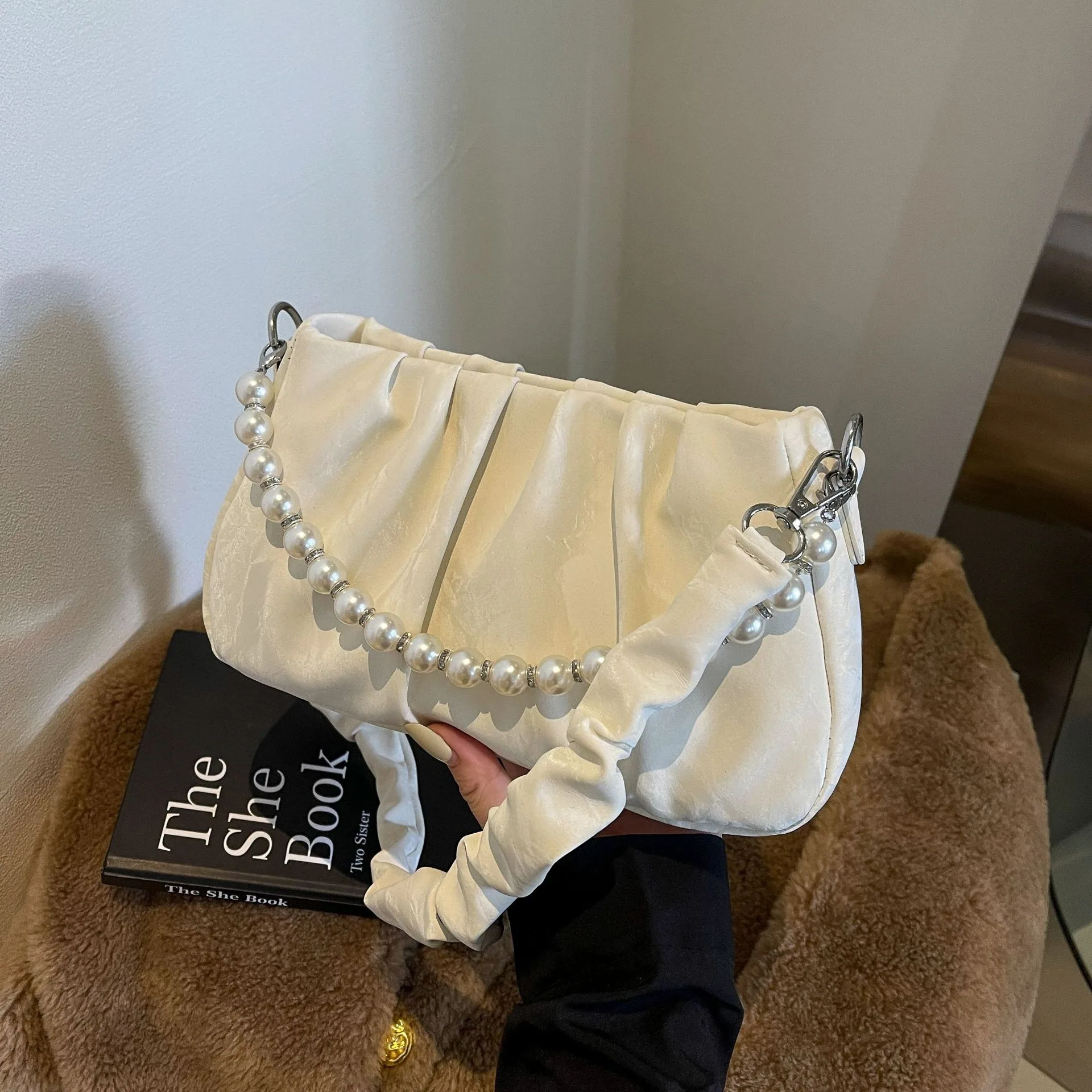 Womens Bag: Fall/Winter 2024 Fashion, Pearl Chain Bag, Pleated Bag, Armpit Bag, Premium Frosted Small Fragrance Shoulder Bag 2