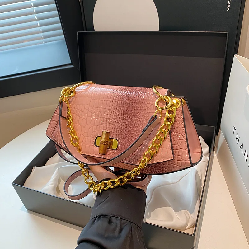 Womens bag autumn and winter new high-end sense niche cross-border crocodile pattern retro crossbody bag versatile explosive cha 3