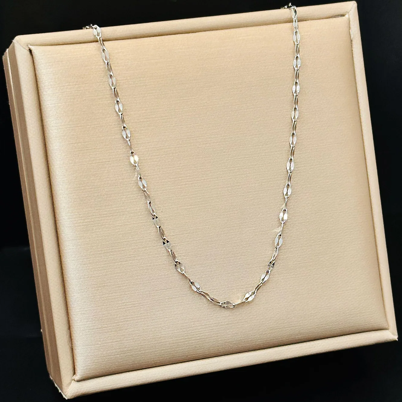 DIY chain titanium steel lip chain 18K furnace gold necklace women's lobster buckle stainless steel non fading water wave cha