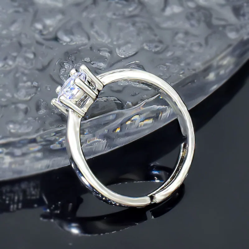 Cross border diamond moissanite necklace for spring and summer women, light luxury, niche design, versatile, high-end necklace 3