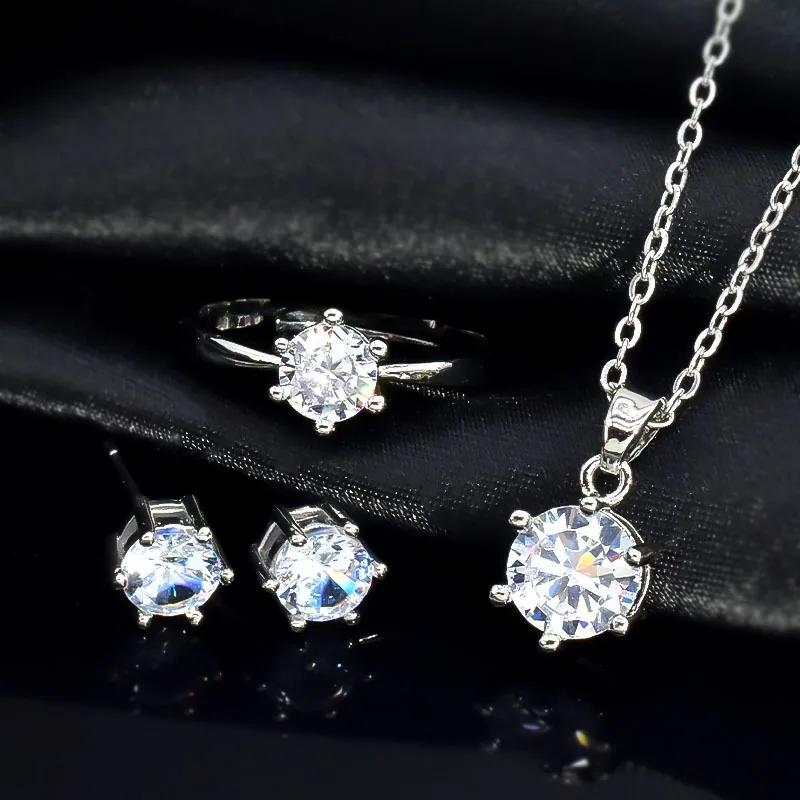 Cross border diamond moissanite necklace for spring and summer women, light luxury, niche design, versatile, high-end necklace 4
