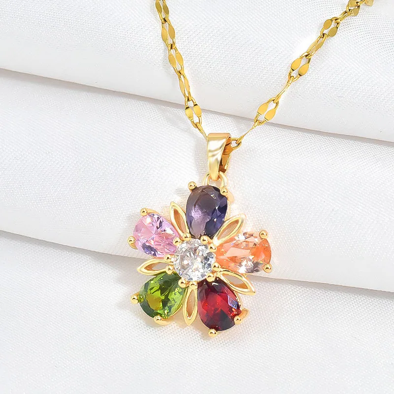 color zirconium five-petal flower necklace jewelry set, light luxury, simple and versatile, high-end sense of non-fading stud