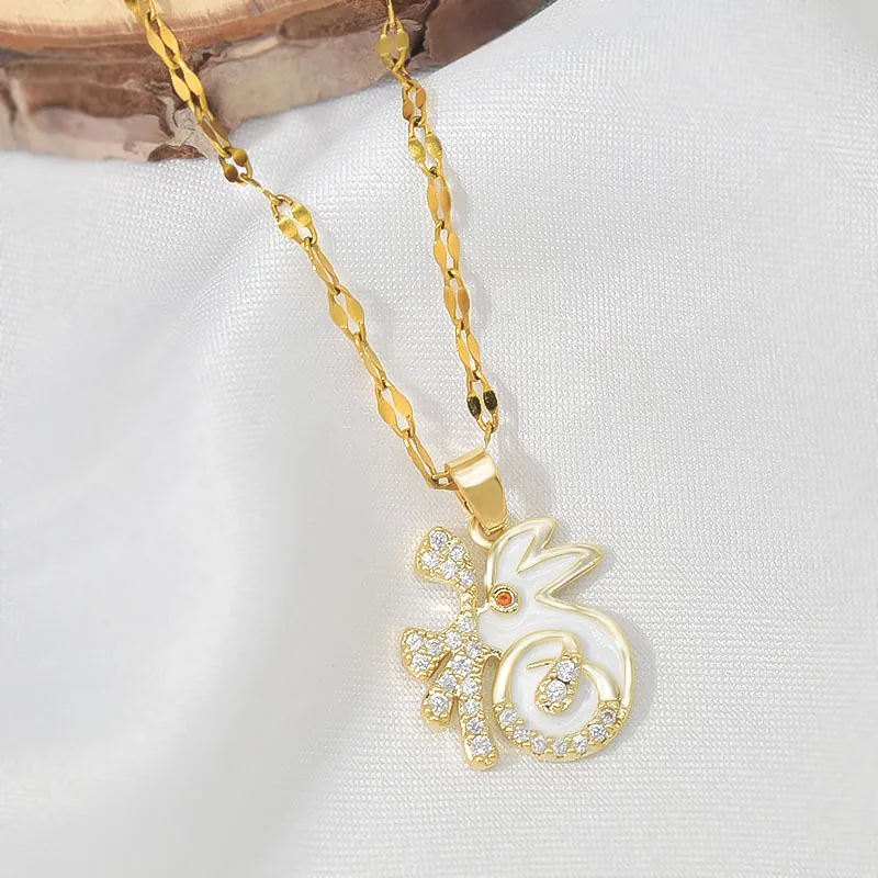 Set anting-anting kalung arnab bertuah merah yang laris terlaris untuk perhiasan zodiak khusus wanita, serba boleh dan mewah