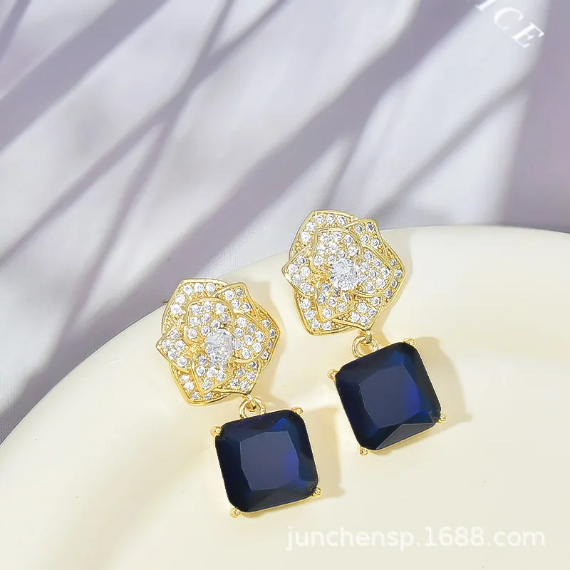 Korean version of light luxury niche design camellia necklace women's retro earrings high-end fashion temperament versatile set 2