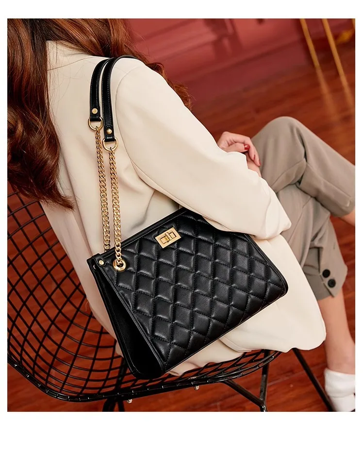 Fashionable casual large-capacity tote bag womens new 2024 large bag high-end niche commuter bag tide shoulder bag 9