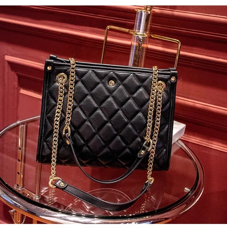 Fashionable casual large-capacity tote bag womens new 2024 large bag high-end niche commuter bag tide shoulder bag 26