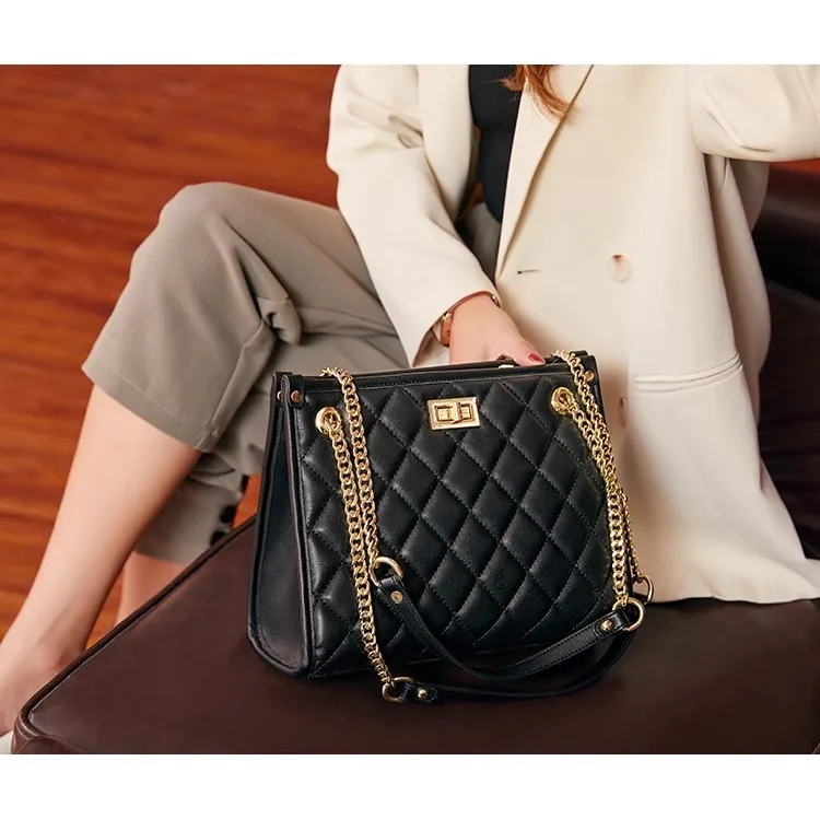 Fashionable casual large-capacity tote bag womens new 2024 large bag high-end niche commuter bag tide shoulder bag 16