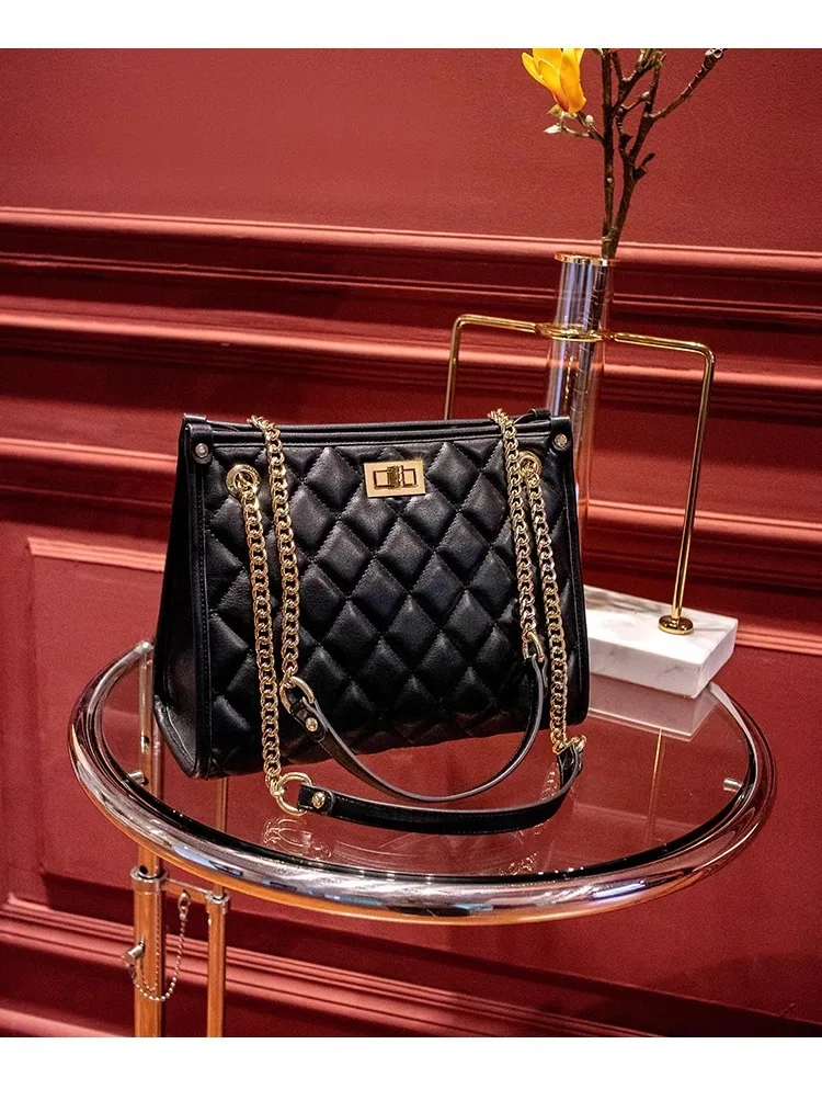 Fashionable casual large-capacity tote bag womens new 2024 large bag high-end niche commuter bag tide shoulder bag 8