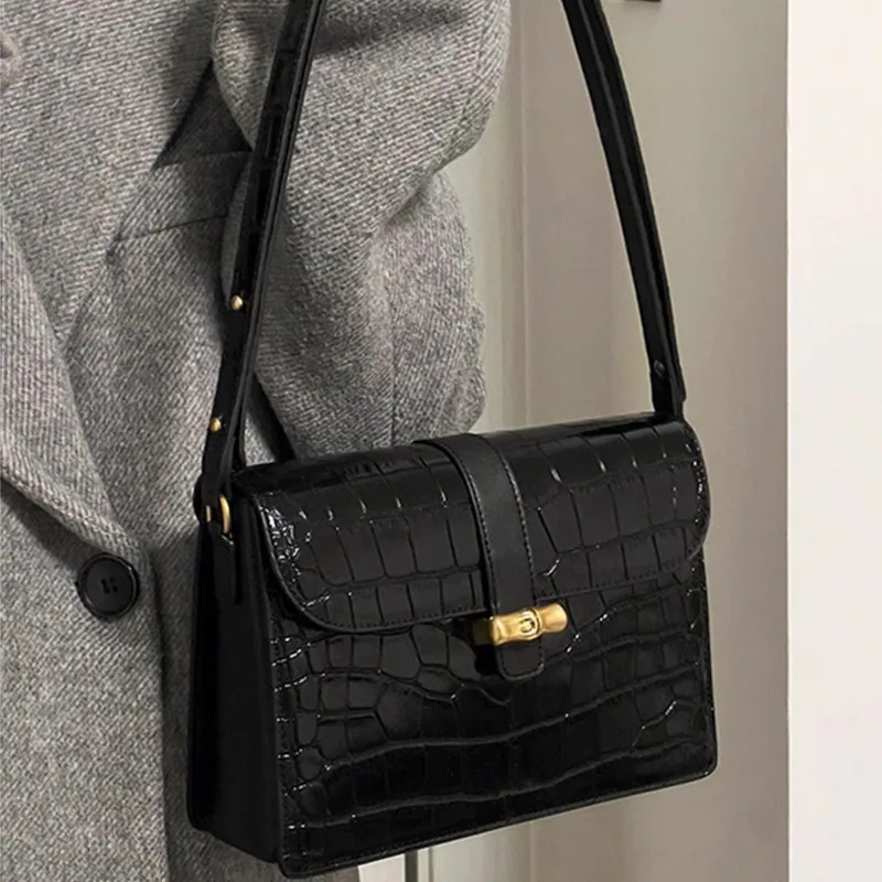 Summer Bag Womens 2024 New Fashion Hand-Held Shoulder Womens Bag Luxury Sense Foreign Versatile Crossbody Bag Mom Style 3