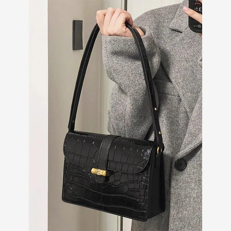 Summer Bag Womens 2024 New Fashion Hand-Held Shoulder Womens Bag Luxury Sense Foreign Versatile Crossbody Bag Mom Style 8