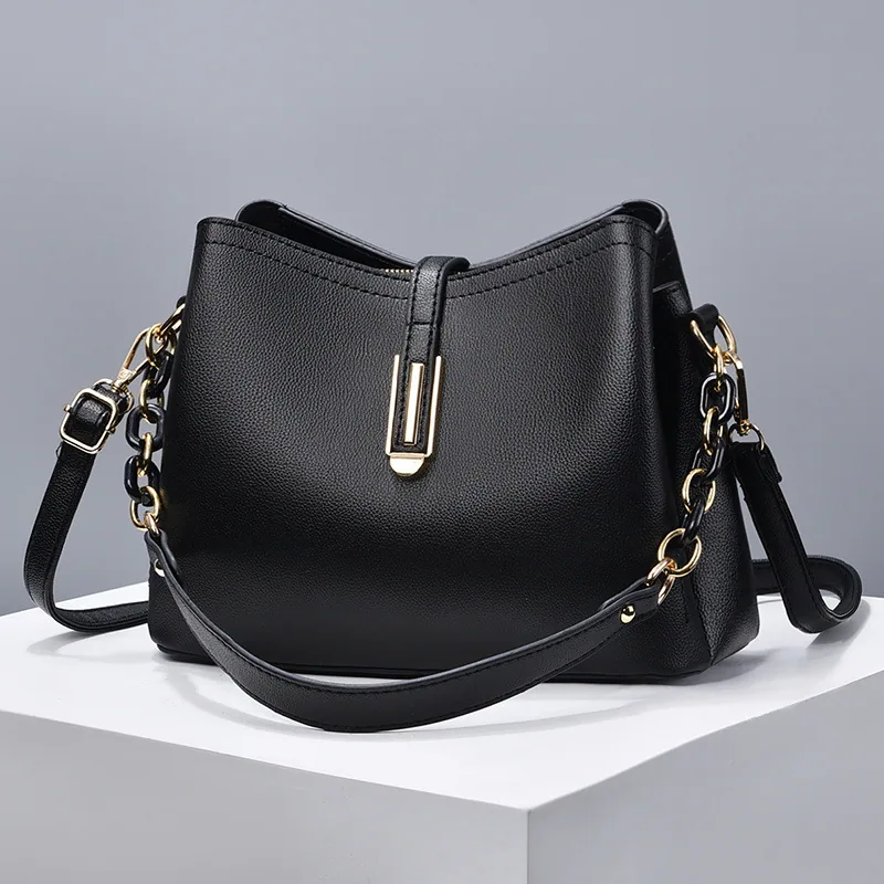 womens bag factory directly supplies new simple shell small bags, fashion chain bags, casual and versatile shoulder cros