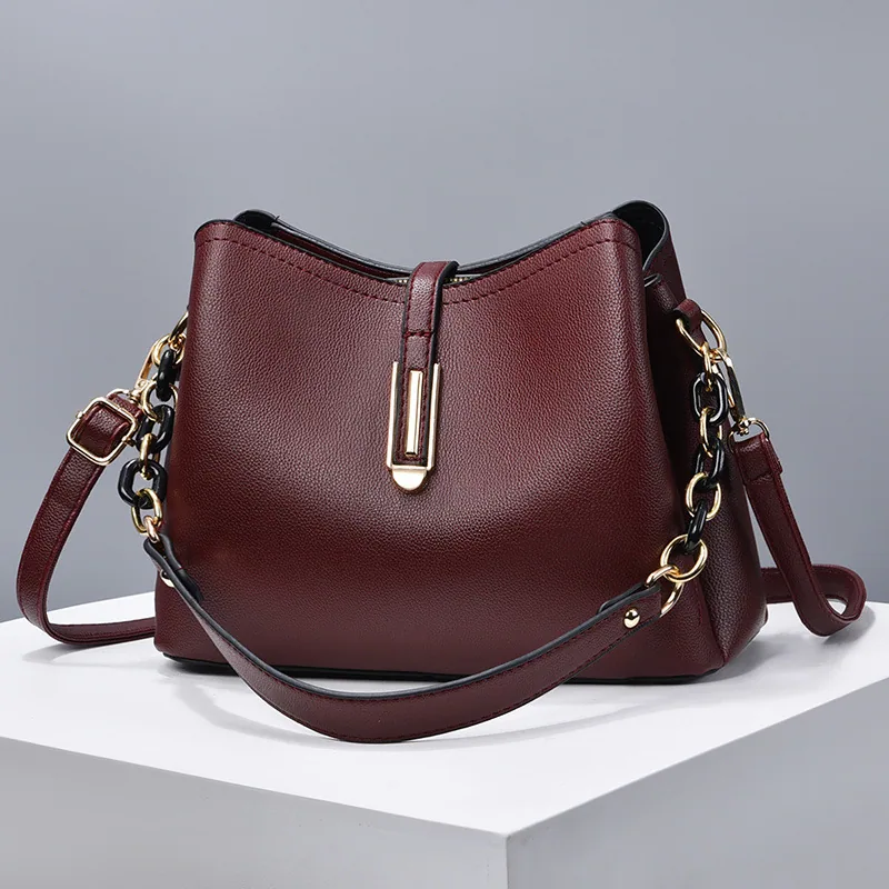 womens bag factory directly supplies new simple shell small bags, fashion chain bags, casual and versatile shoulder cros 2