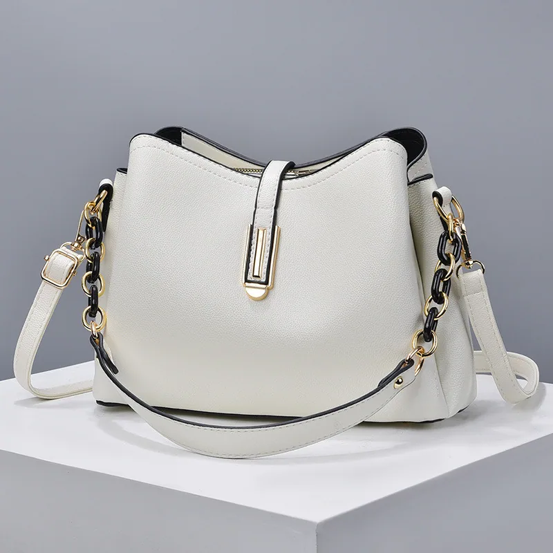 womens bag factory directly supplies new simple shell small bags, fashion chain bags, casual and versatile shoulder cros 4