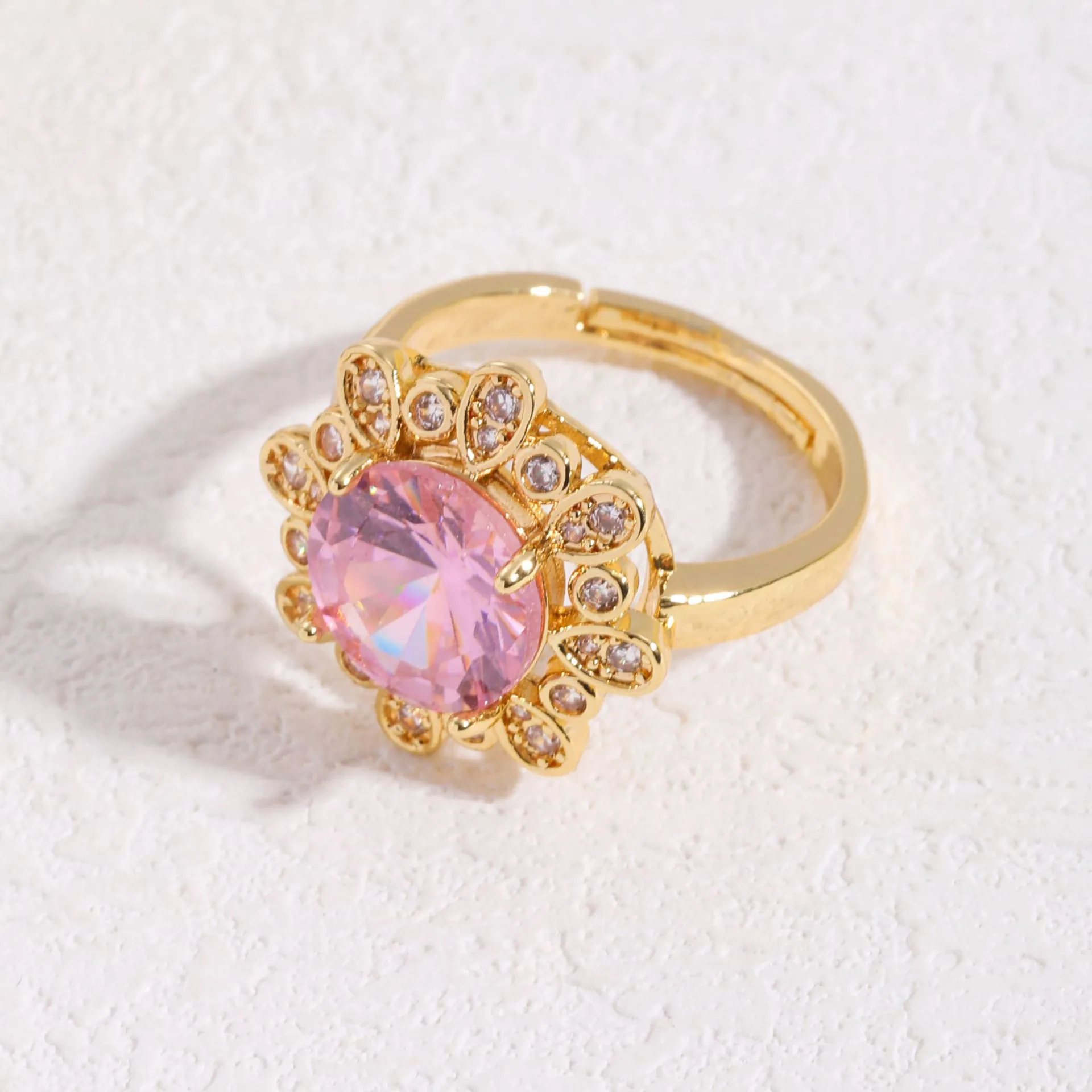 Halskette weibliche Internet-Berühmtheit Zirkon Blume Damenschmuck Licht Luxus Nische Design Anhänger Temperament Ring Ohrstecker 2