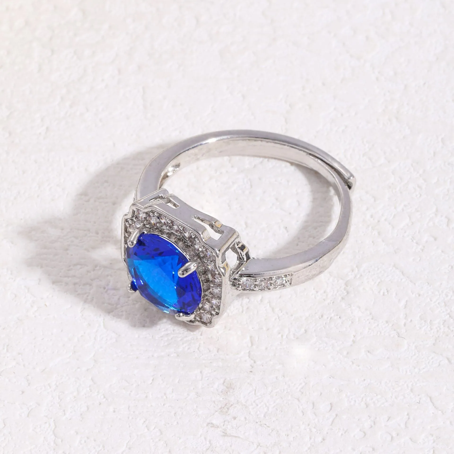 Kalung Safir Gaya Korea Jepang Baja Titanium Anting Bunga Desain Ceruk Wanita Perhiasan Cincin Berlian Penuh Klavikula C 2