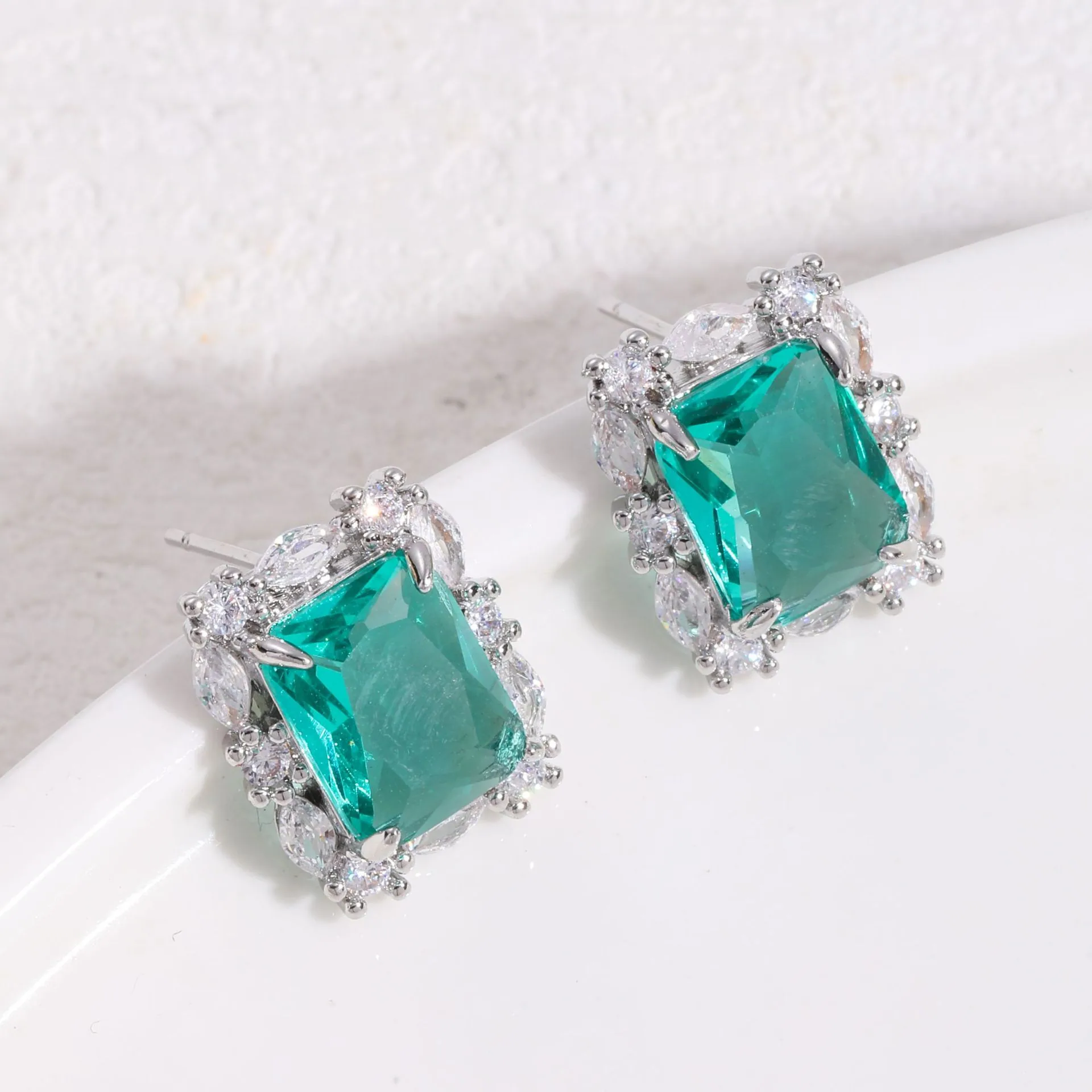 Cross-border emerald necklace women's niche design luxury jewelry set with zircon fashion ring earrings accessories set 3