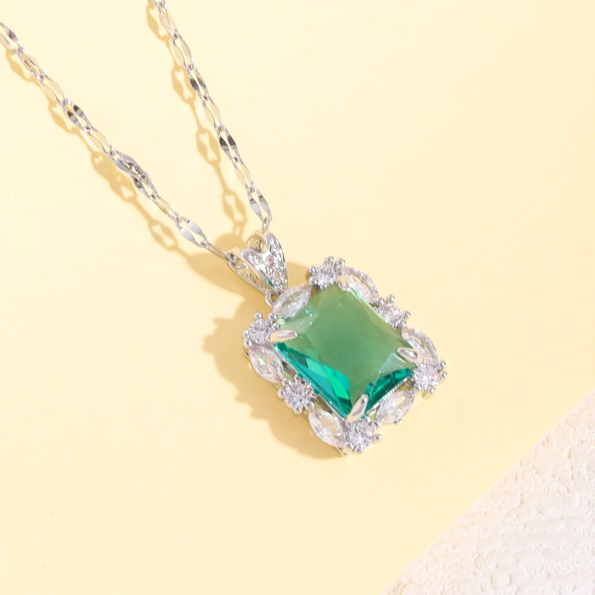 Cross-border emerald necklace women's niche design luxury jewelry set with zircon fashion ring earrings accessories set